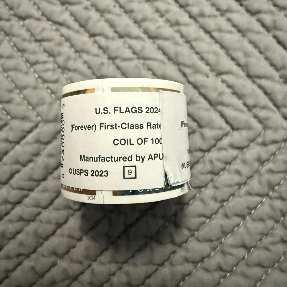 New 1 Coil of 100 USPS-Postage Flag Postage 2024 style - Picture 2 of 4
